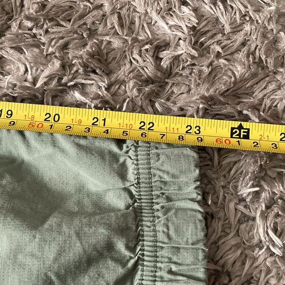 LL bean Sz small elastic bottom crop pants - Picture 7 of 9